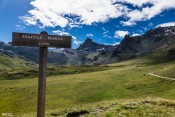 arrivee a la chapelle de clausis tete de toillies et randonneurs