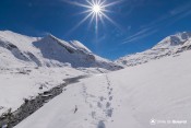 arrivee au lac egorgeou piquet gr58 sous la neige