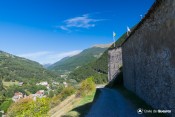 au pied des remparts cote ville vieille
