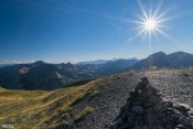 cairn ensoleille devant clapeyto