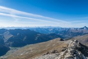 Depuis le pic de Château-Renard : le village de Saint-Véran et les Ecrins