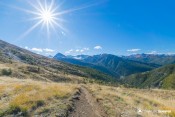 en diection cougnets vue plongeante sommets enneiges