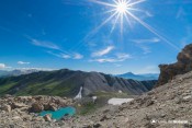 lac des 9 couleurs sous le soleil