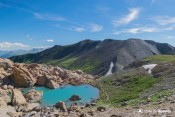 lac des neufs couleurs en surplomb
