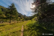 lever soleil sur sentier col malaure bric bouchet se devoile