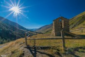 oratoire notre dame du berceau sous le soleil du col agnel