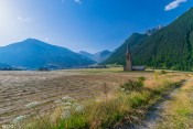 premiers rayons sur ceillac depuis sentier col bramousse au dessus sainte cecile