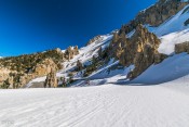 Dans la Casse Déserte : ocre, bleu et blanc