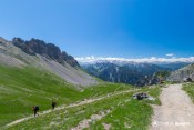 randonneurs sous le col furfande