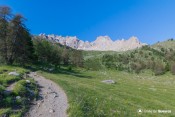 sentier devant pic heuviere font sancte
