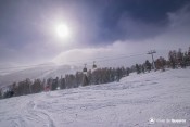 telecabine chabriere sous le soleil et chute neige
