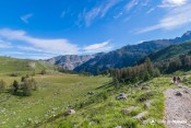 vue depuis sentier sur vallon bergerie adoux