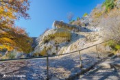 vue globale fontaine petrifiante reotier